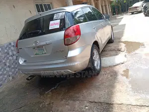 Toyota Matrix Standard FWD (1.8L 4cyl 5M) 2004 Silver