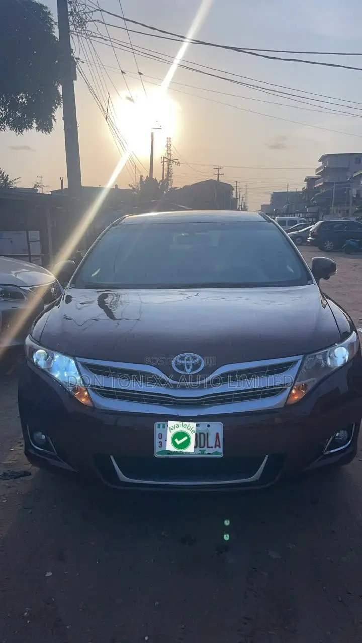 Toyota Venza LE 2011 Brown