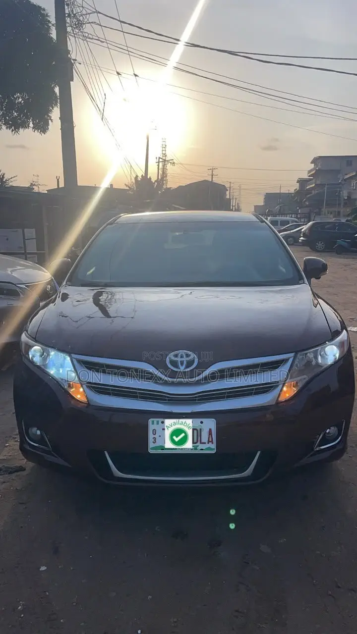 Toyota Venza LE 2011 Brown