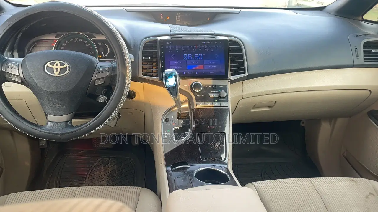 Toyota Venza LE 2011 Brown