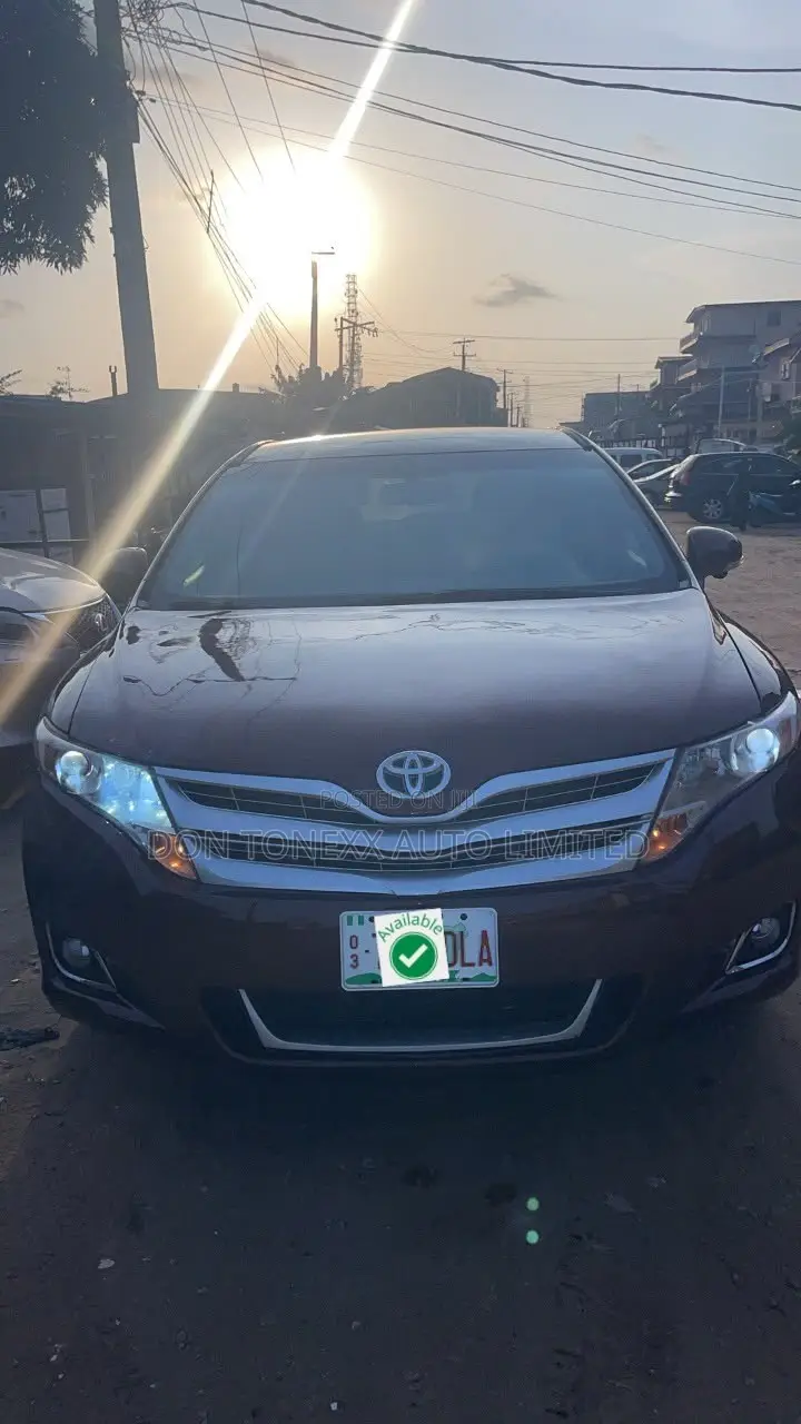 Toyota Venza LE 2011 Brown