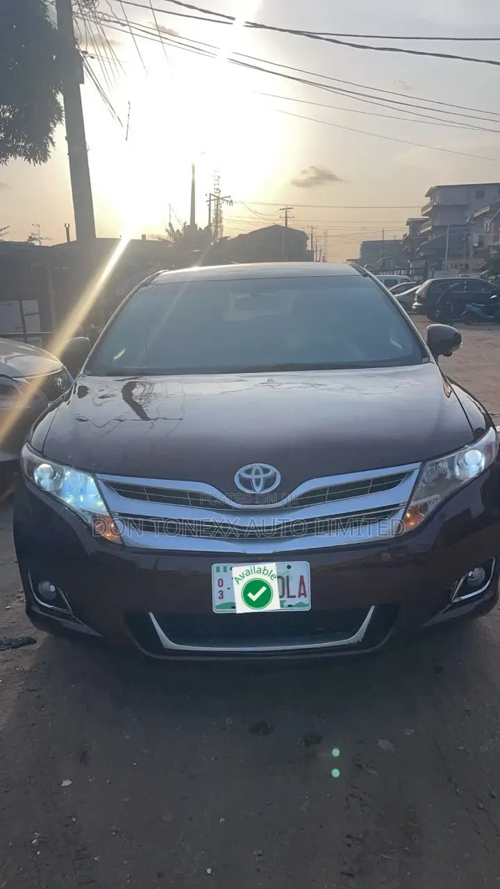 Toyota Venza LE 2011 Brown