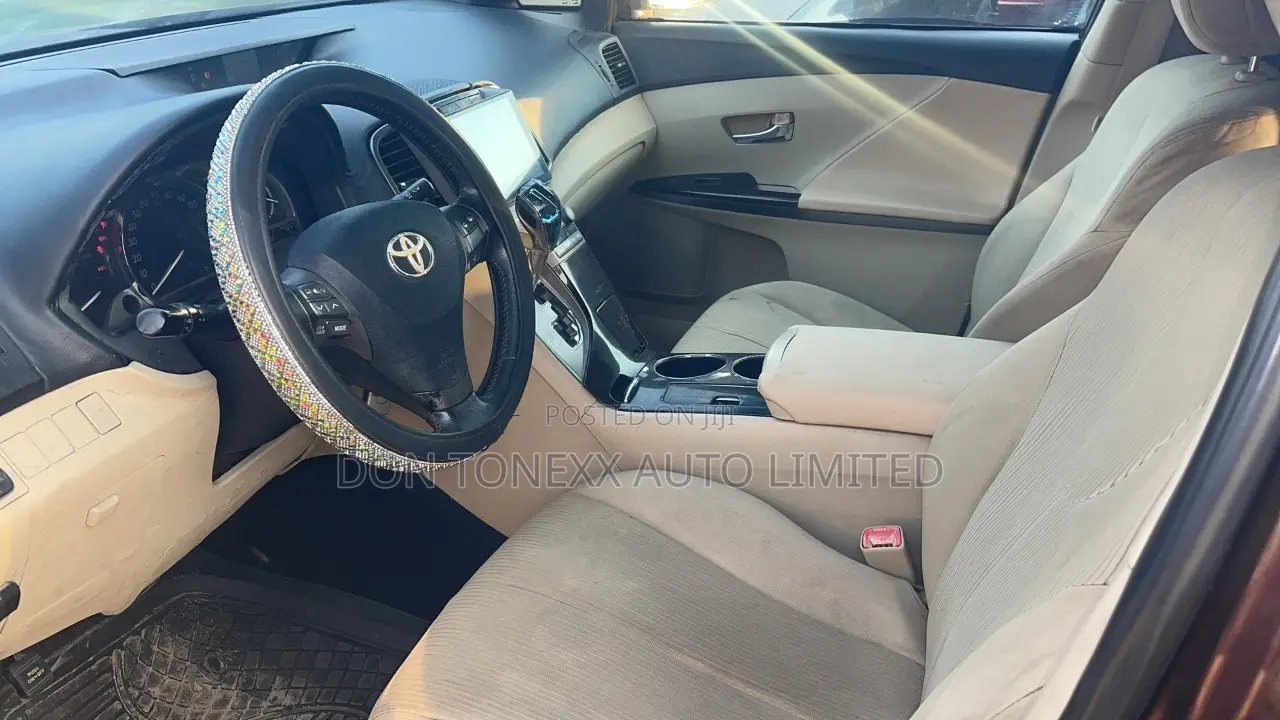 Toyota Venza LE 2011 Brown