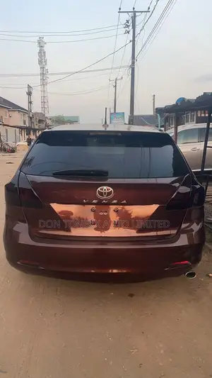 Toyota Venza LE 2011 Brown