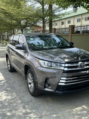 Toyota Highlander LE V6 4x2 (3.5L 6cyl 6A) 2016 Gray