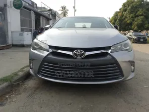 Toyota Camry 2017 Silver