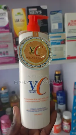 DISAAR BEAUTY Vitamin C Whitening Moisturizing After-Bath Lotion