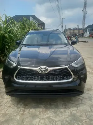 Toyota Highlander XLE 2022 Black
