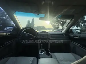 Toyota Camry LE 4dr Sedan (2.5L 4cyl 6A) 2013 Silver