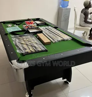 New Standard 8ft or 7ft Snooker Pool Table With a Green Felt Surface