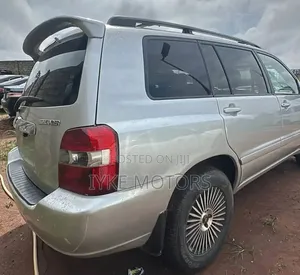 Toyota Highlander 2004 Silver