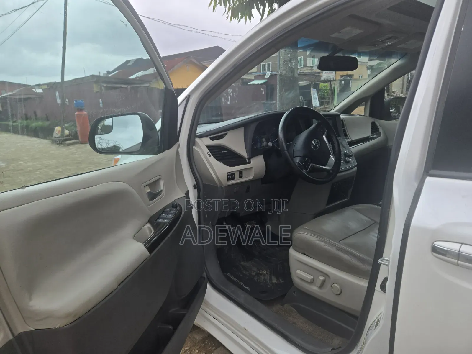Toyota Sienna 2015 White