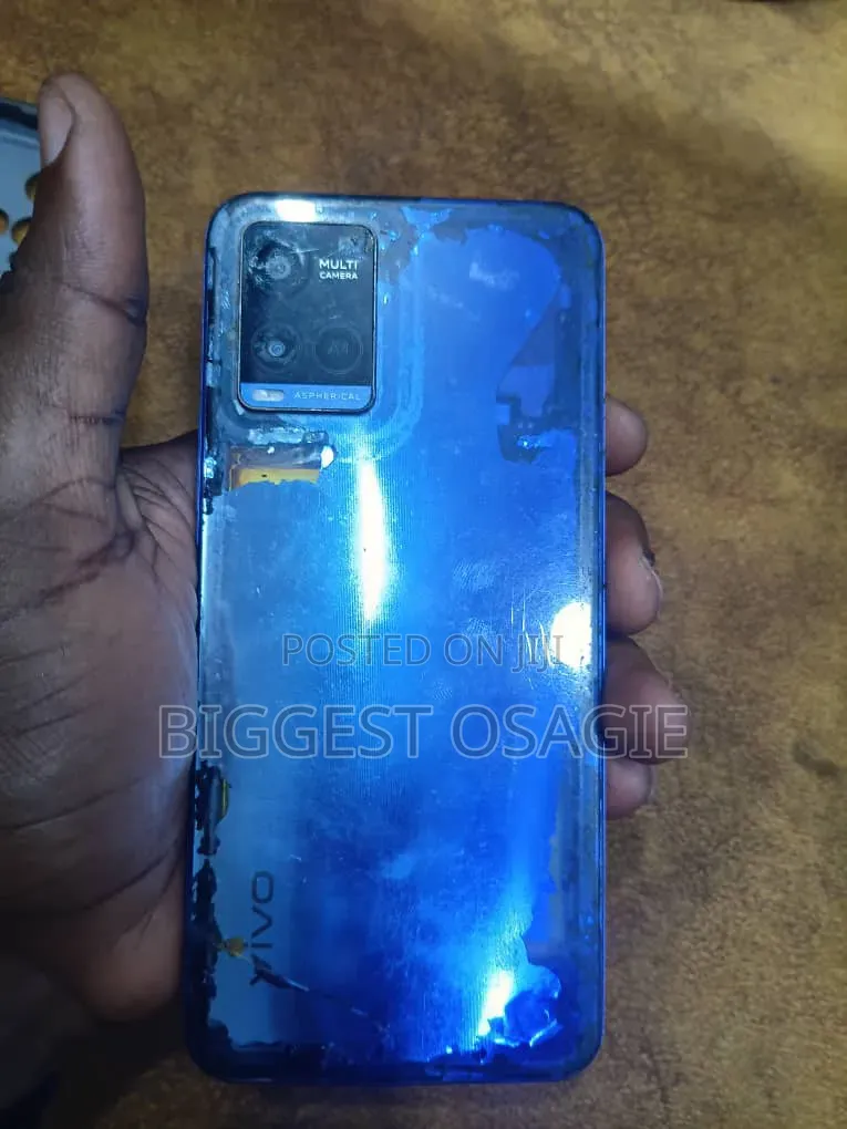 Vivo Y21 64 GB Blue