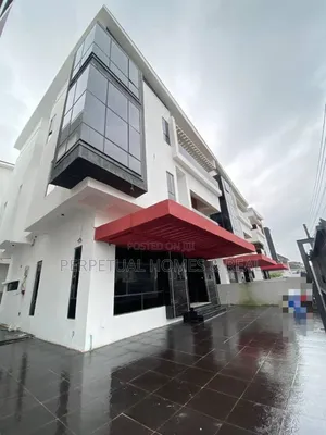 6bdrm House in White Oak Estate, for rent