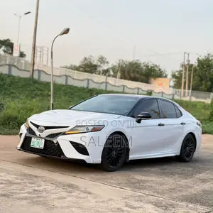 Toyota Camry XSE V6 (3.5L V6 8A) 2019 White