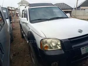 Nissan Frontier Standard 4x2 King Cab 116.1 In. WB 2003 White