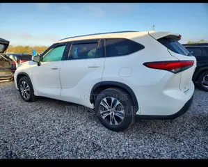 Toyota Highlander XLE AWD 2020 White