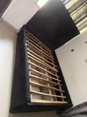 4by6 Bedframe (Black) Fairly Used, No Defects