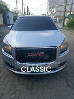 GMC Acadia Denali AWD 2012 Silver