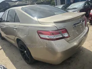 Toyota Camry 2011 Gold