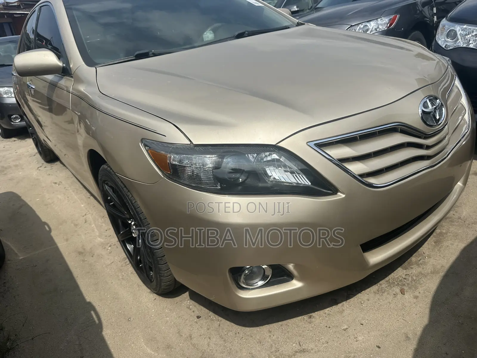 Toyota Camry 2011 Gold