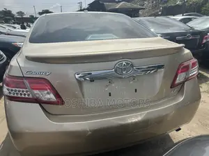 Toyota Camry 2011 Gold