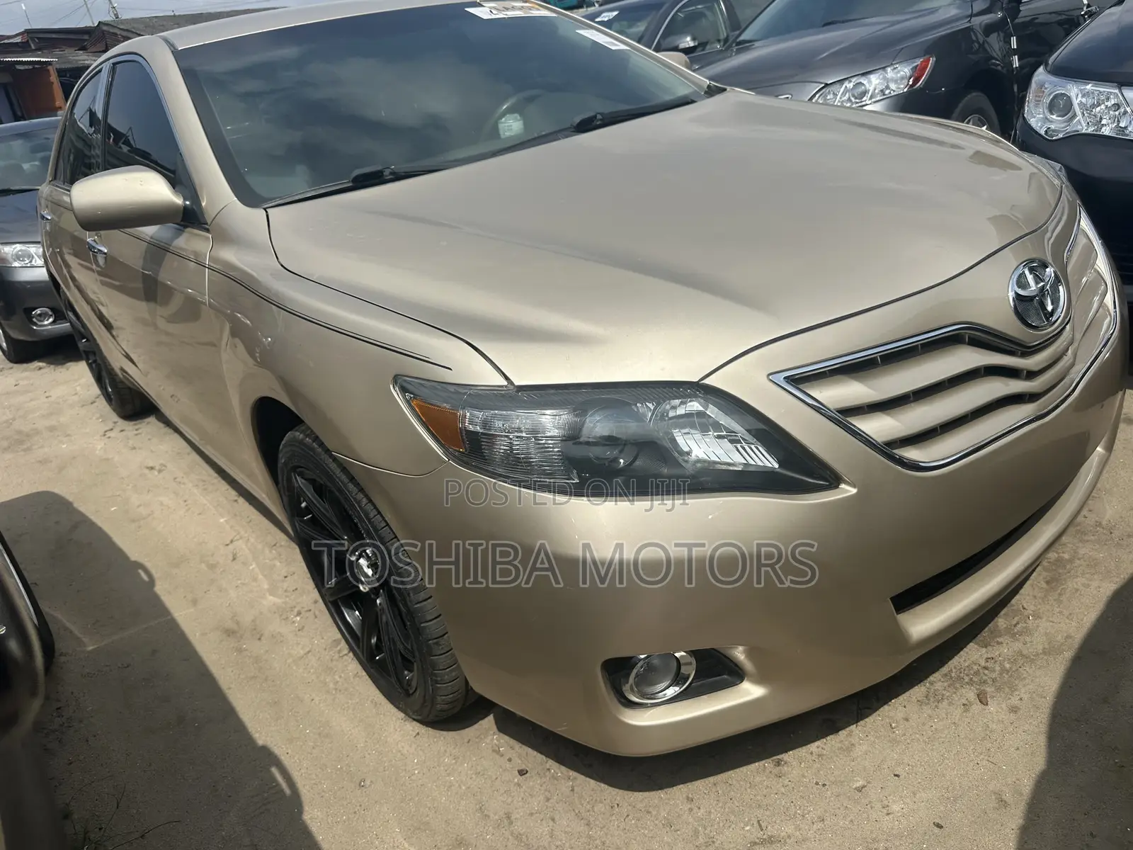 Toyota Camry 2011 Gold