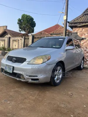 Toyota Matrix Standard FWD (1.8L 4cyl 5M) 2004 Silver