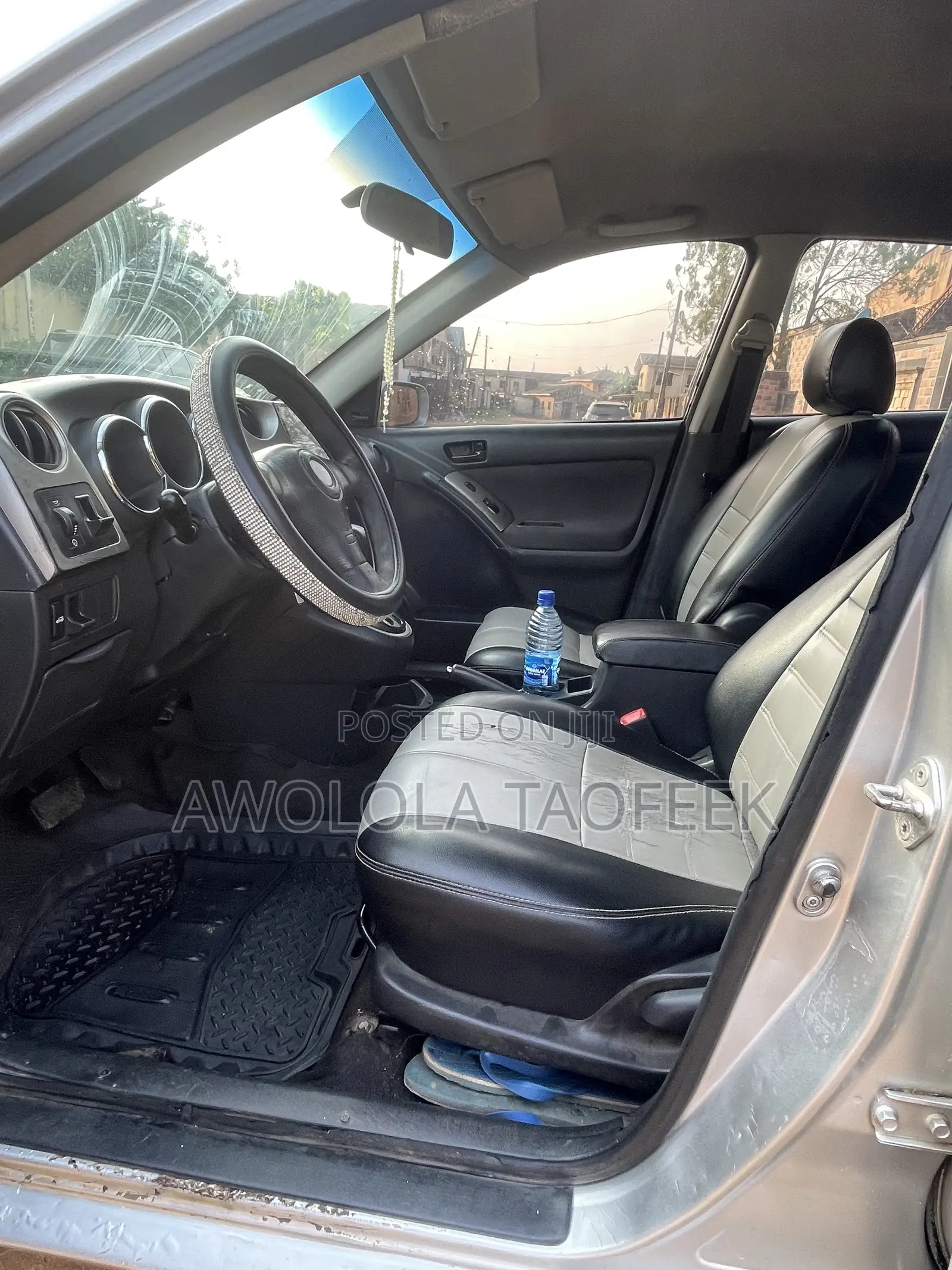 Toyota Matrix Standard FWD (1.8L 4cyl 5M) 2004 Silver