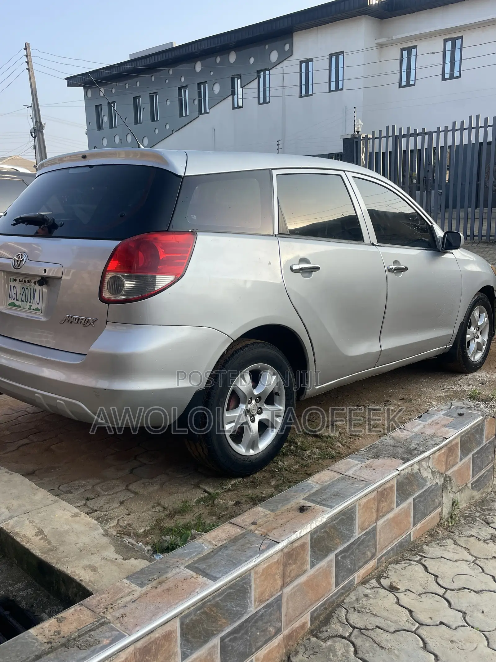 Toyota Matrix Standard FWD (1.8L 4cyl 5M) 2004 Silver