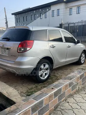 Toyota Matrix Standard FWD (1.8L 4cyl 5M) 2004 Silver