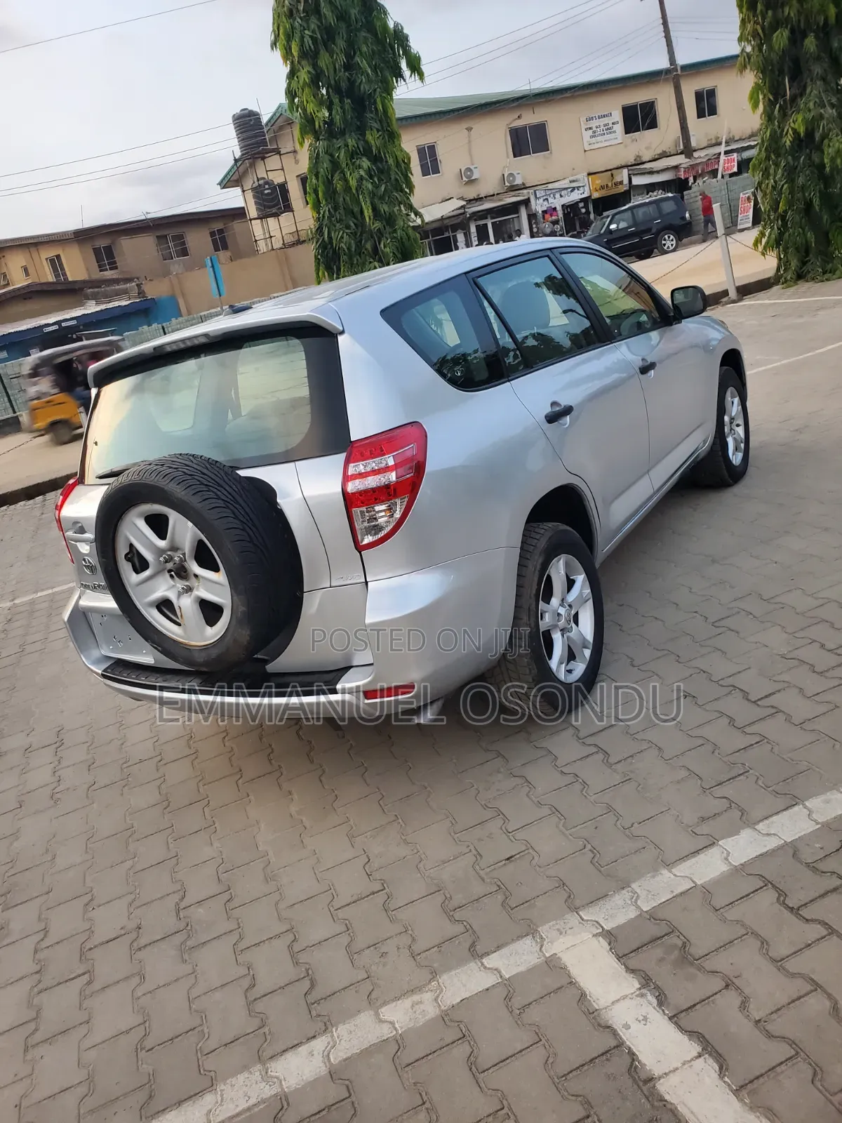 Toyota RAV4 2010 Silver