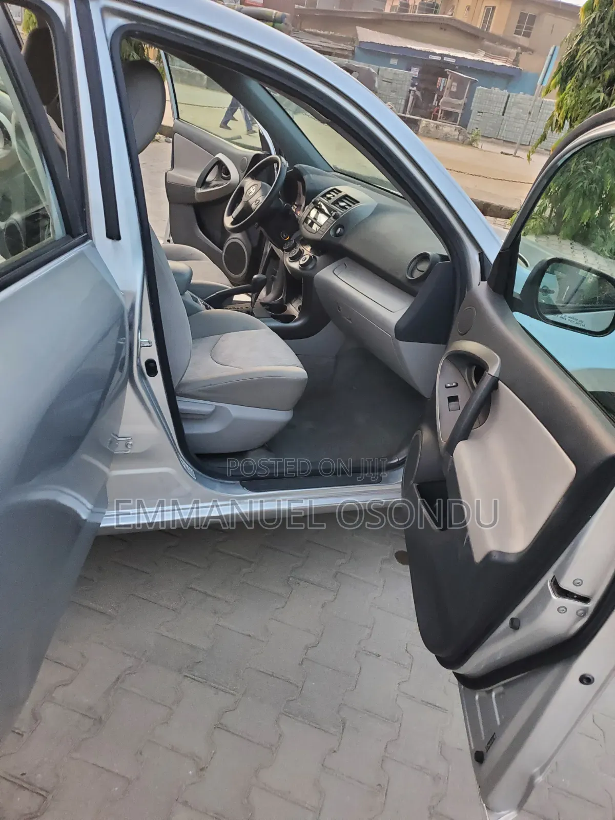 Toyota RAV4 2010 Silver