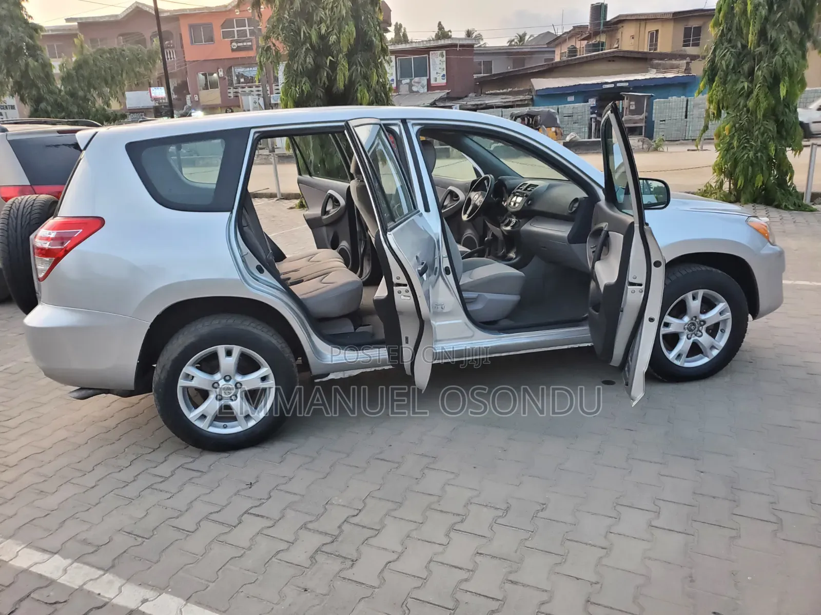 Toyota RAV4 2010 Silver