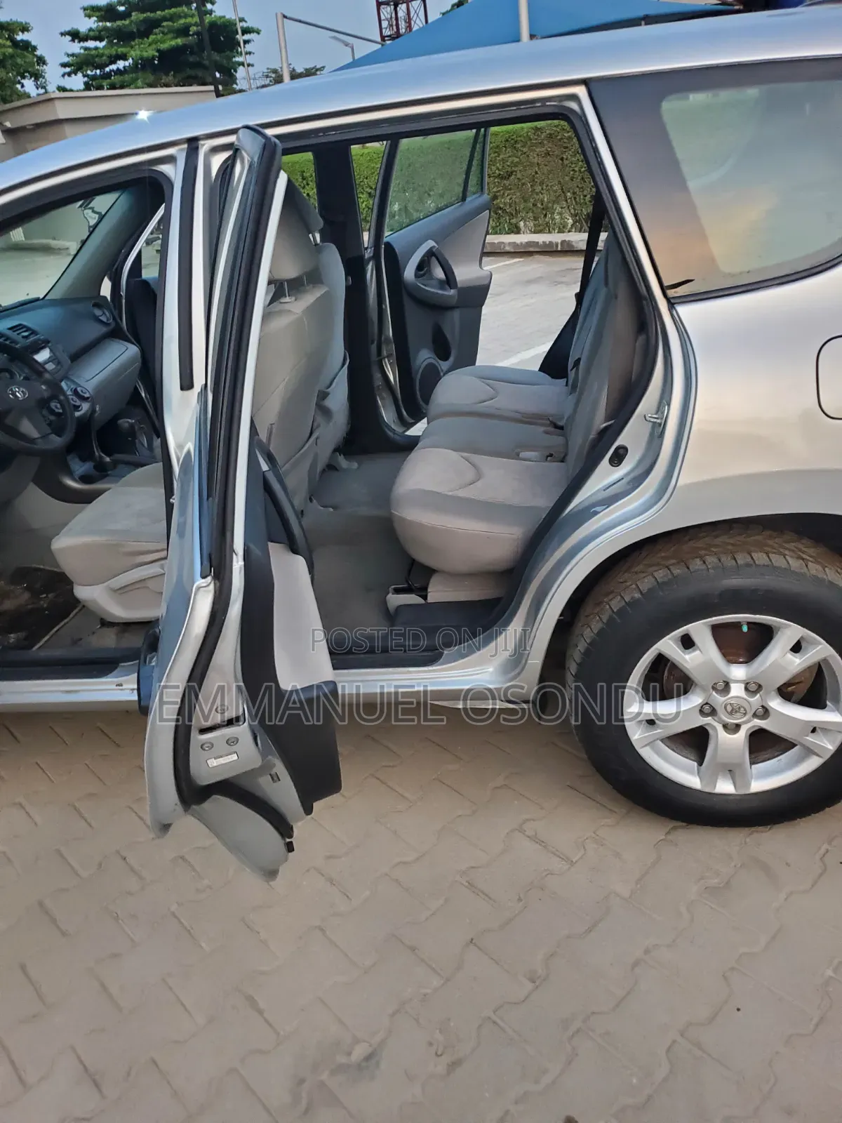 Toyota RAV4 2010 Silver