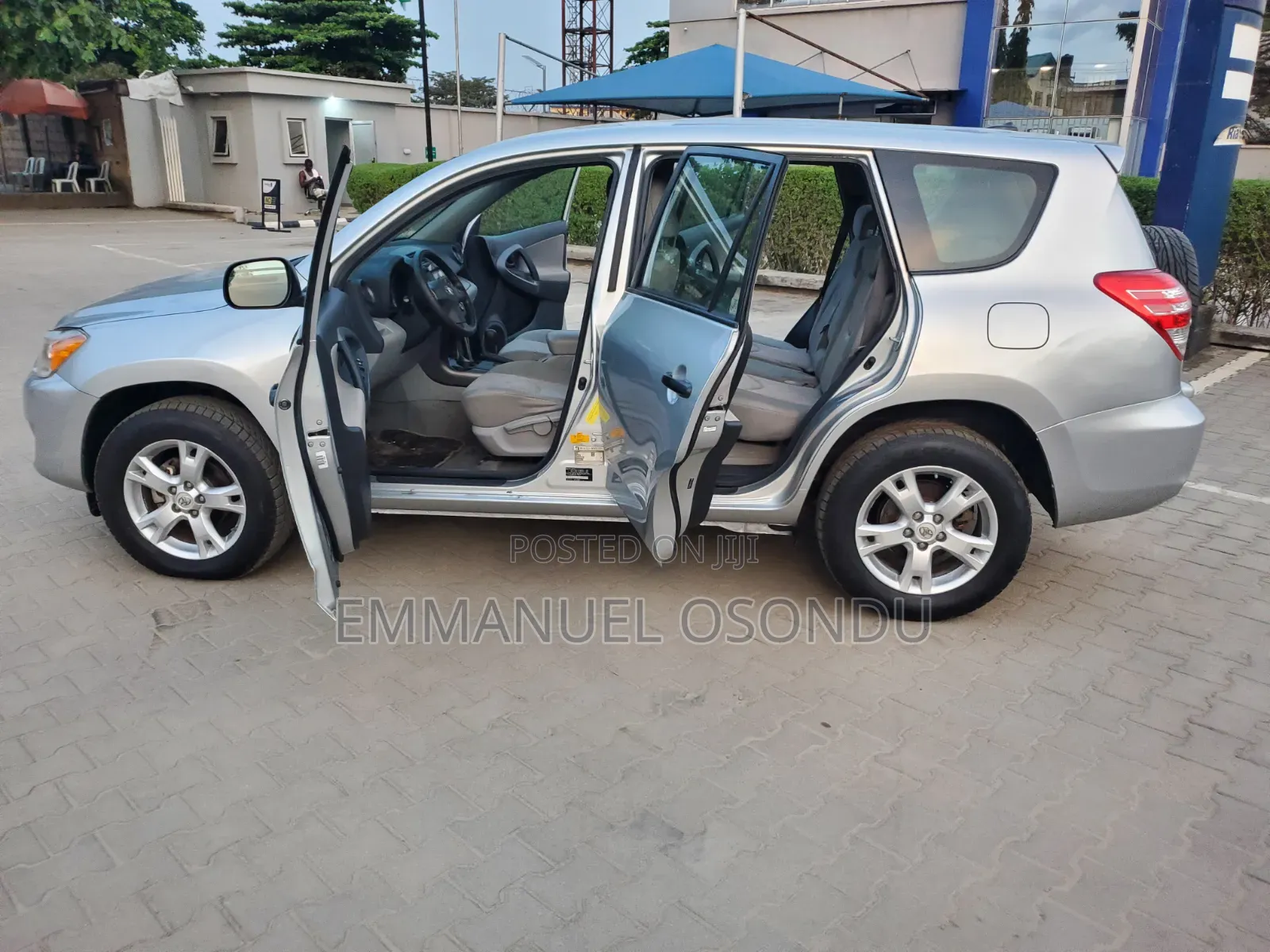 Toyota RAV4 2010 Silver