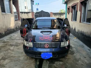 Volkswagen Passat 1.8 T 2004 Blue