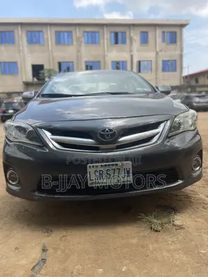 Toyota Corolla LE 4dr Sedan (1.8L 4cyl 4A) 2012 Gray