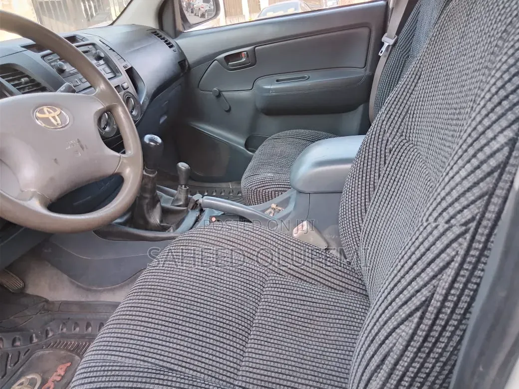 Toyota Hilux 2013 White