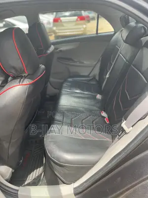 Toyota Corolla LE 4dr Sedan (1.8L 4cyl 4A) 2012 Gray