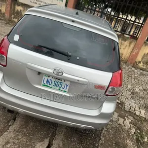 Toyota Matrix XR Hatchback AWD (1.8L 4cyl 4A) 2004 Silver