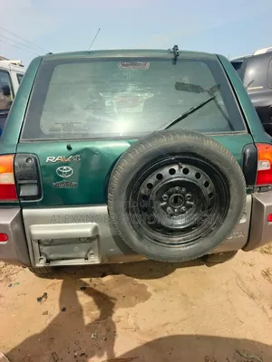 Toyota RAV4 Base FWD 1999 Green