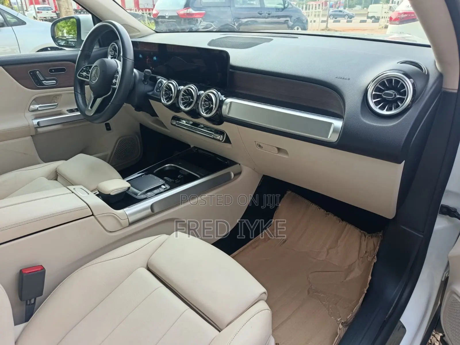 Mercedes-Benz GLB-Class 2023 White