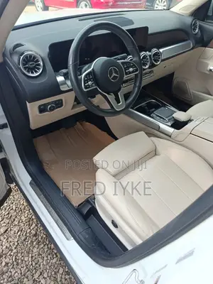 Mercedes-Benz GLB-Class 2023 White