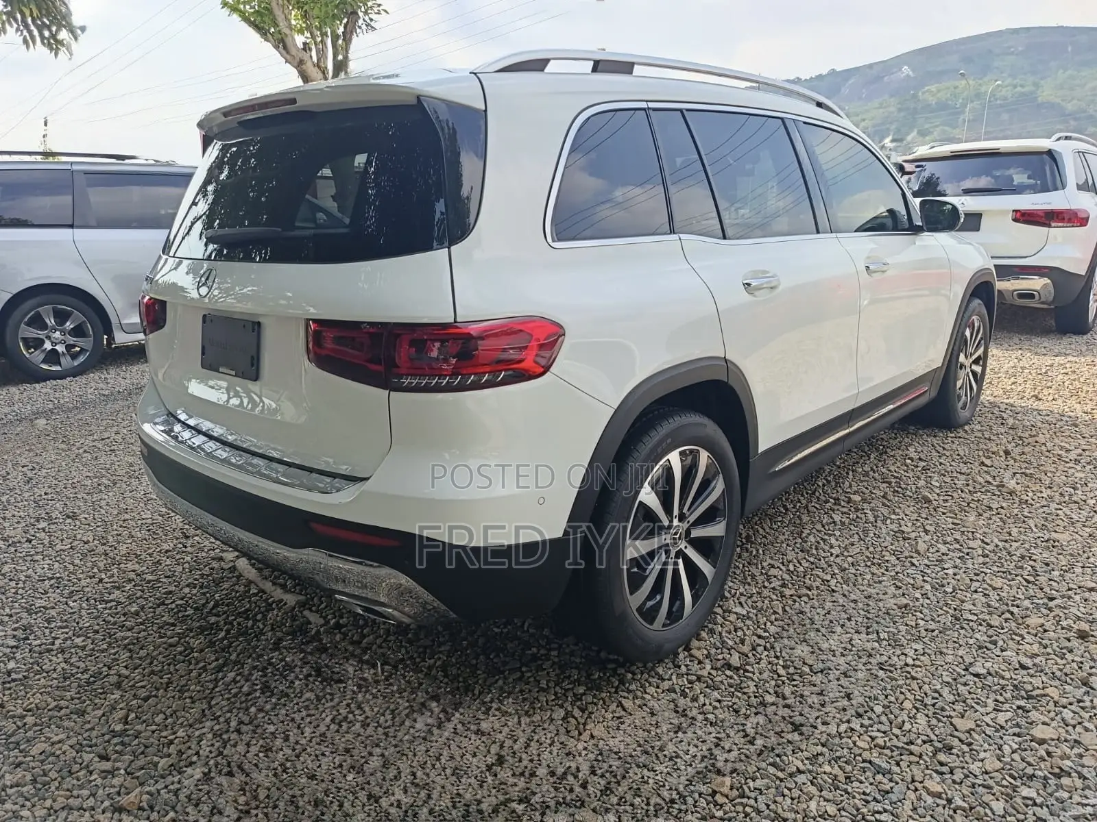 Mercedes-Benz GLB-Class 2023 White
