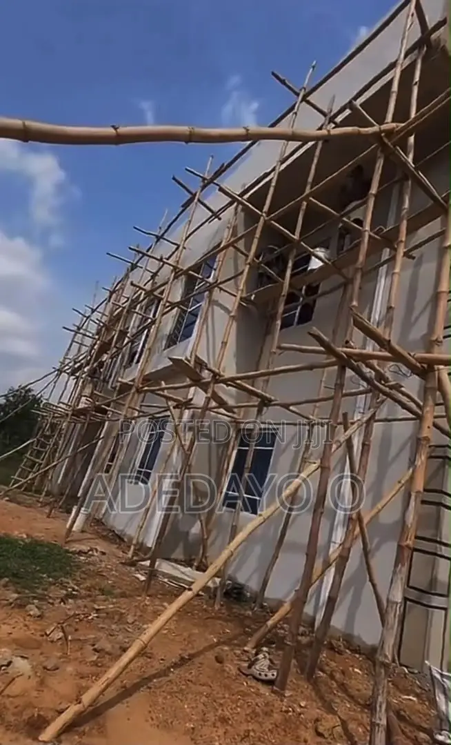 Wall Screeding Services, Smooth Wall Finishing & Surface Preparation