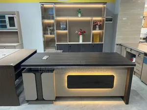 Executive 1.6m Office Desk With Led Lights and Extension.