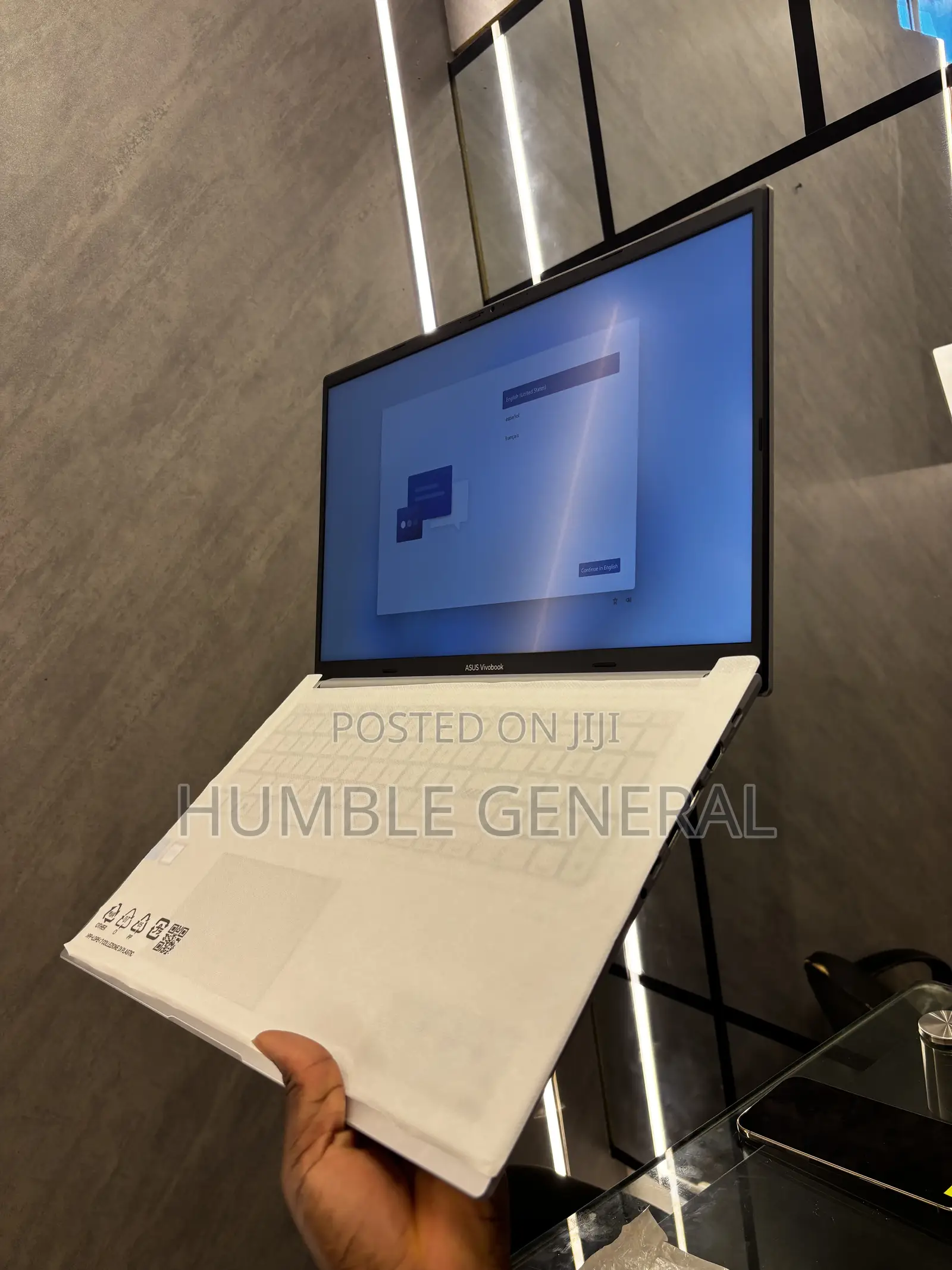 New Laptop Asus Vivobook 17 16GB Intel Core 7 SSD 1T