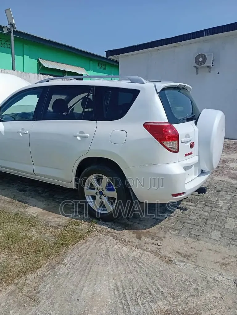 Toyota RAV4 2008 White