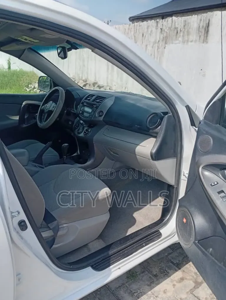 Toyota RAV4 2008 White